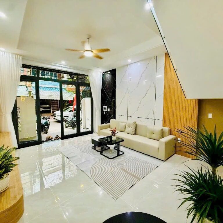 Nhà 2 tầng mặt phố trung tâm Hòa Cường, sát Phan Đăng Lưu, FULL nội thất