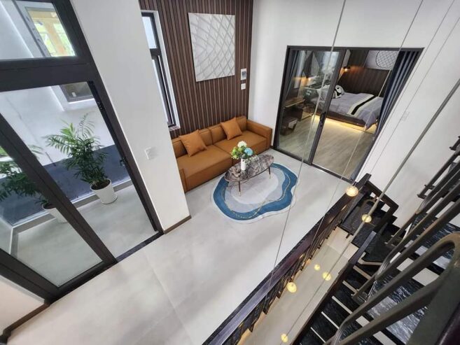 Căn Biệt Thự Mặt Tiền Đường Rộng,  View Biển, Thiết Kế Hiện Đại, Tiện Ích Đầy Đủ