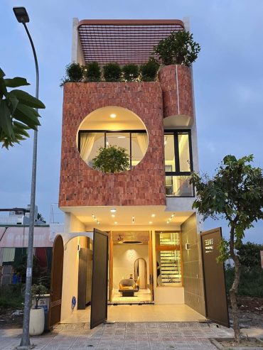 SIÊU PHẨM NHÀ 3 TẦNG – ĐƯỜNG 7,5 m GẦN HOÀNG THỊ LOAN, FULL NỘI THẤT CAO CẤP, LIÊN CHIỂU,ĐÀ NẴNG.